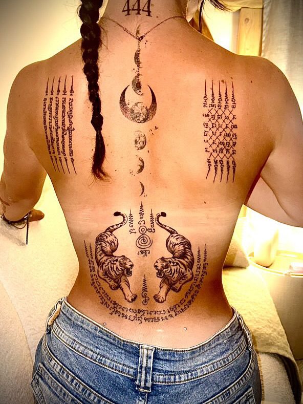 monoste-tattoo-tatouage-annecy-fine-line-2 monoste-tattoo-tatouage-annecy-fine-line-2