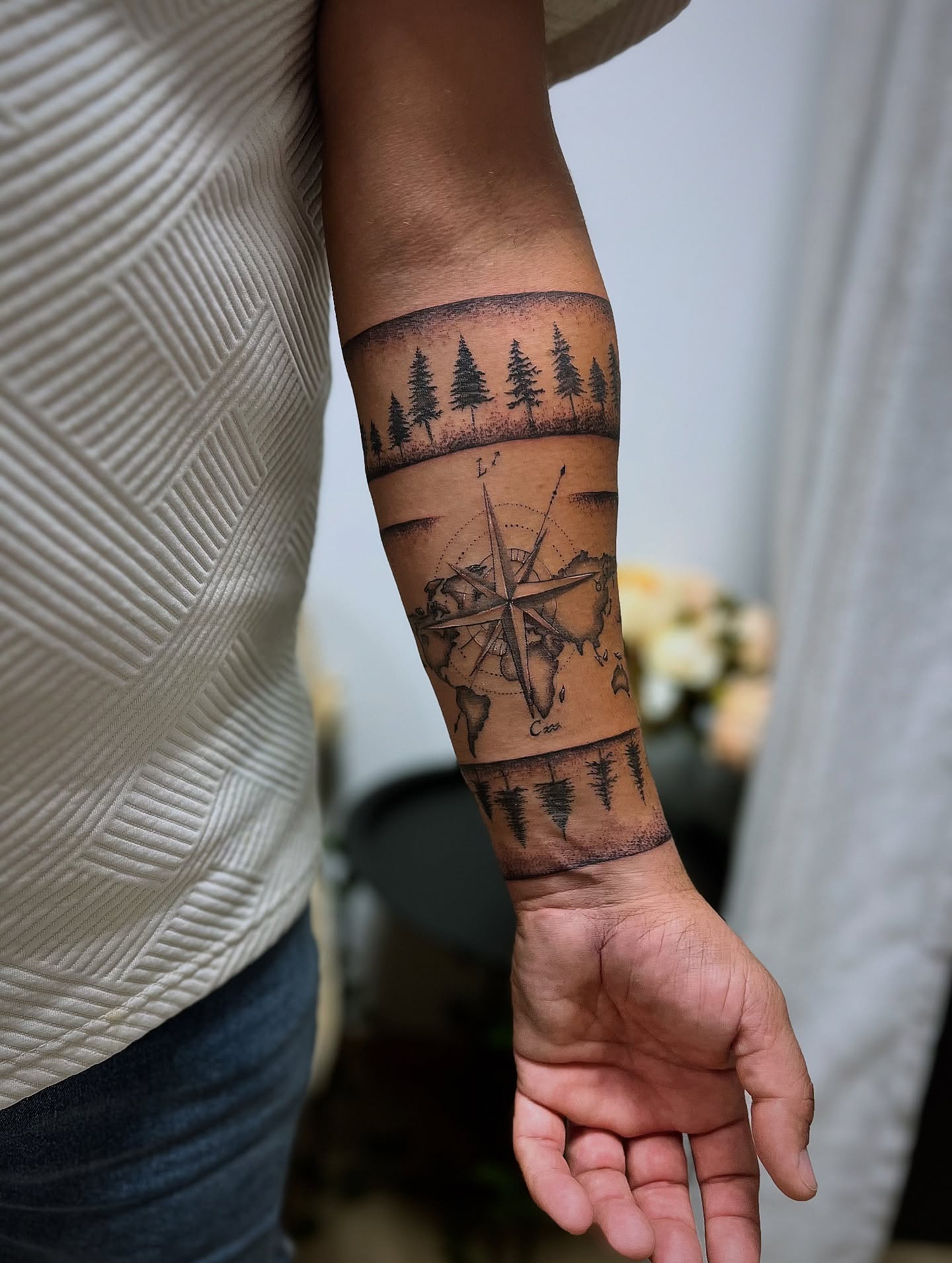 monoste-tattoo-tatouage-annecy-fine-line-1 monoste-tattoo-tatouage-annecy-fine-line-1